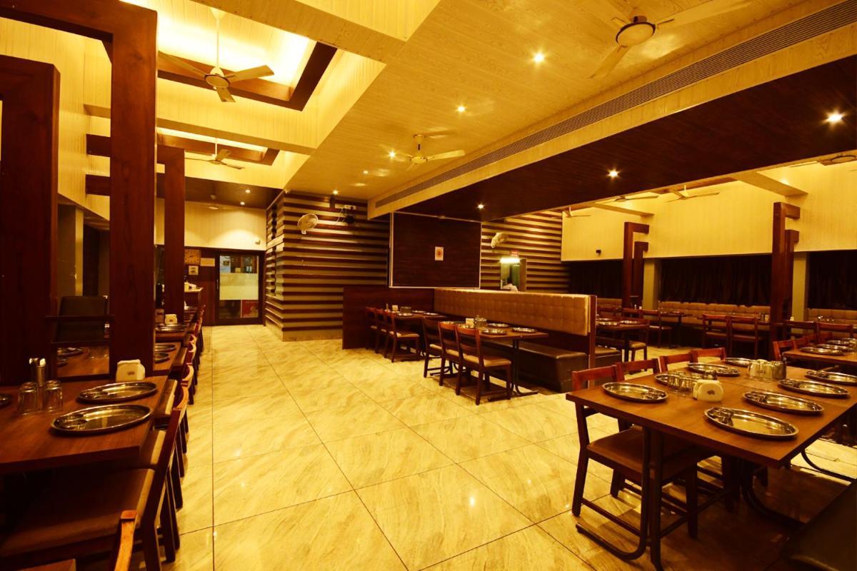 Hotel Opal Kolhapur Exteriör bild