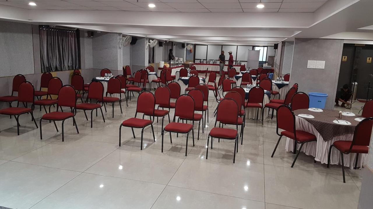 Hotel Opal Kolhapur Exteriör bild