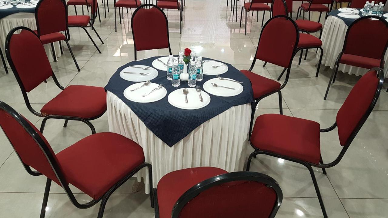 Hotel Opal Kolhapur Exteriör bild